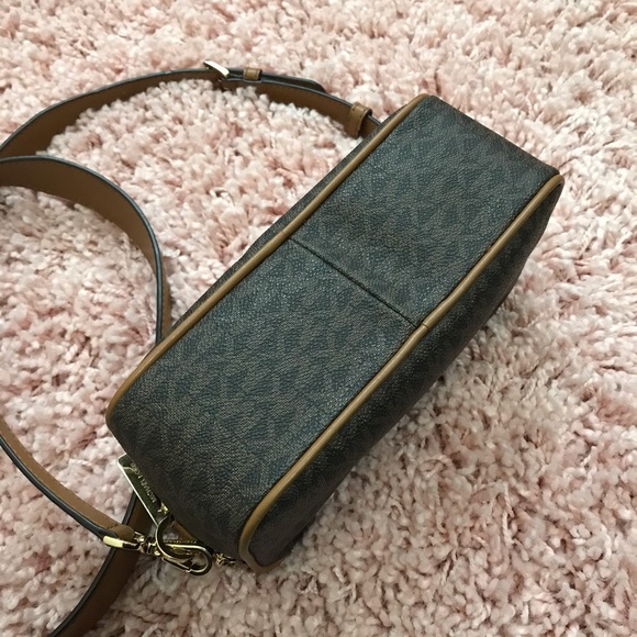 MICHAEL KORS CROSSBODY BAG - Picture 4 of 8